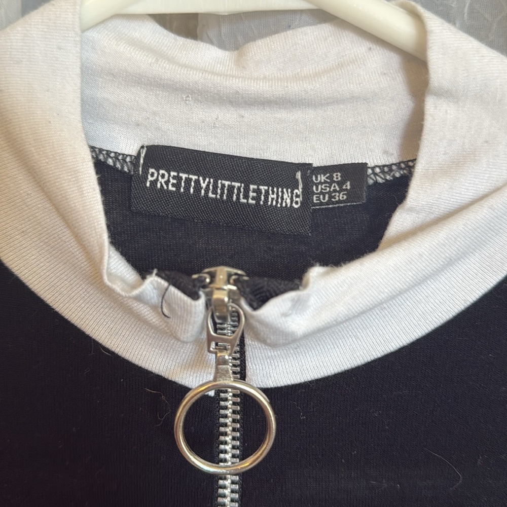 PrettyLittleThing Zip-Up BodySuite - Picture 3 of 3